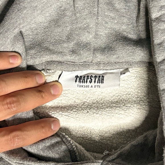 Y2K Women’s Trapstar Spellout Hoodie | $25 - Picture 4 of 4